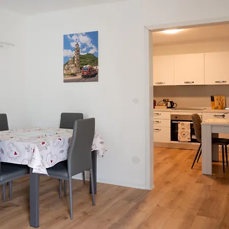 Paolina's Sweet Apartment